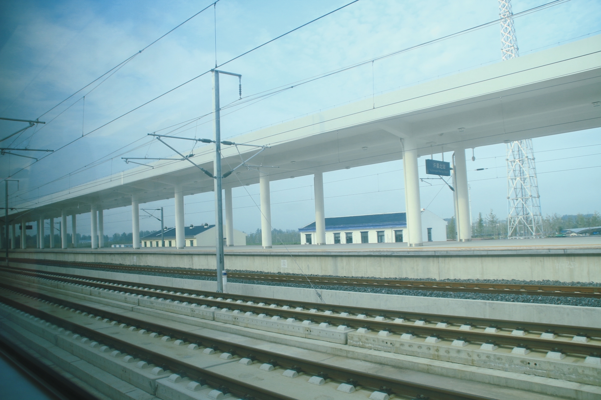 全速推进投资超20亿元的东莞南站配套设施建设