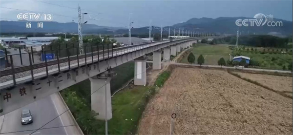 湖北省“1+2”重大铁路项目集中开工 掀起新一轮铁路建设高潮