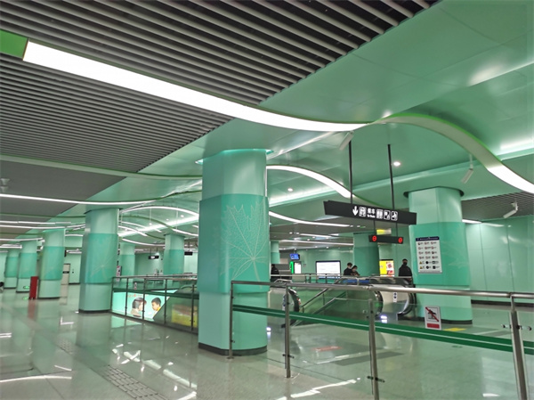 武汉地铁5号线开通 为首条无人驾驶地铁线路