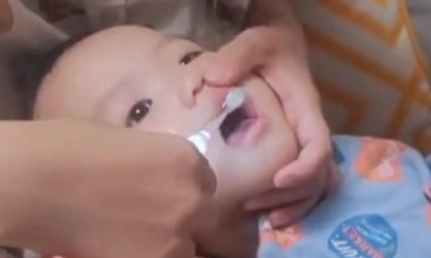含氟牙膏、牙线、小宝宝都能用吗？儿科医生“打包”告诉您
