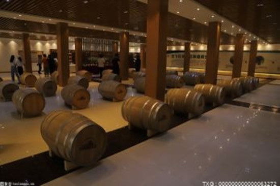 贵州茅台拟投41亿扩产系列酒 新增产能约1.2万吨